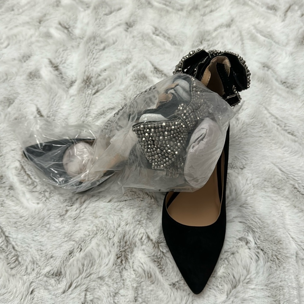 Women’s black high heels size 5.5